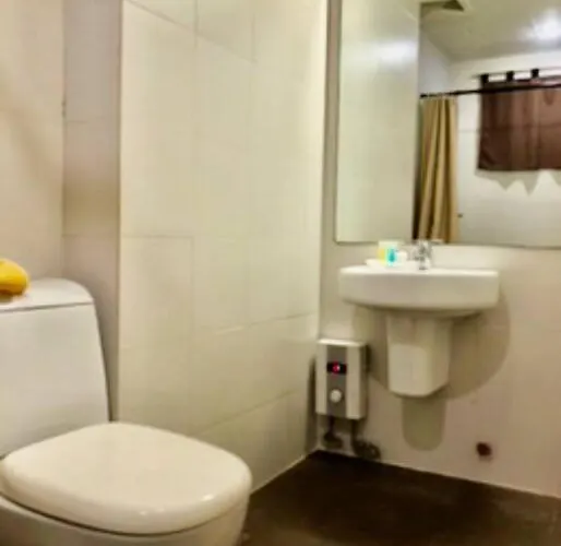 Apartment Kl Tower Legazpi Village, Makati Near Greenbelt & Aim Makati *